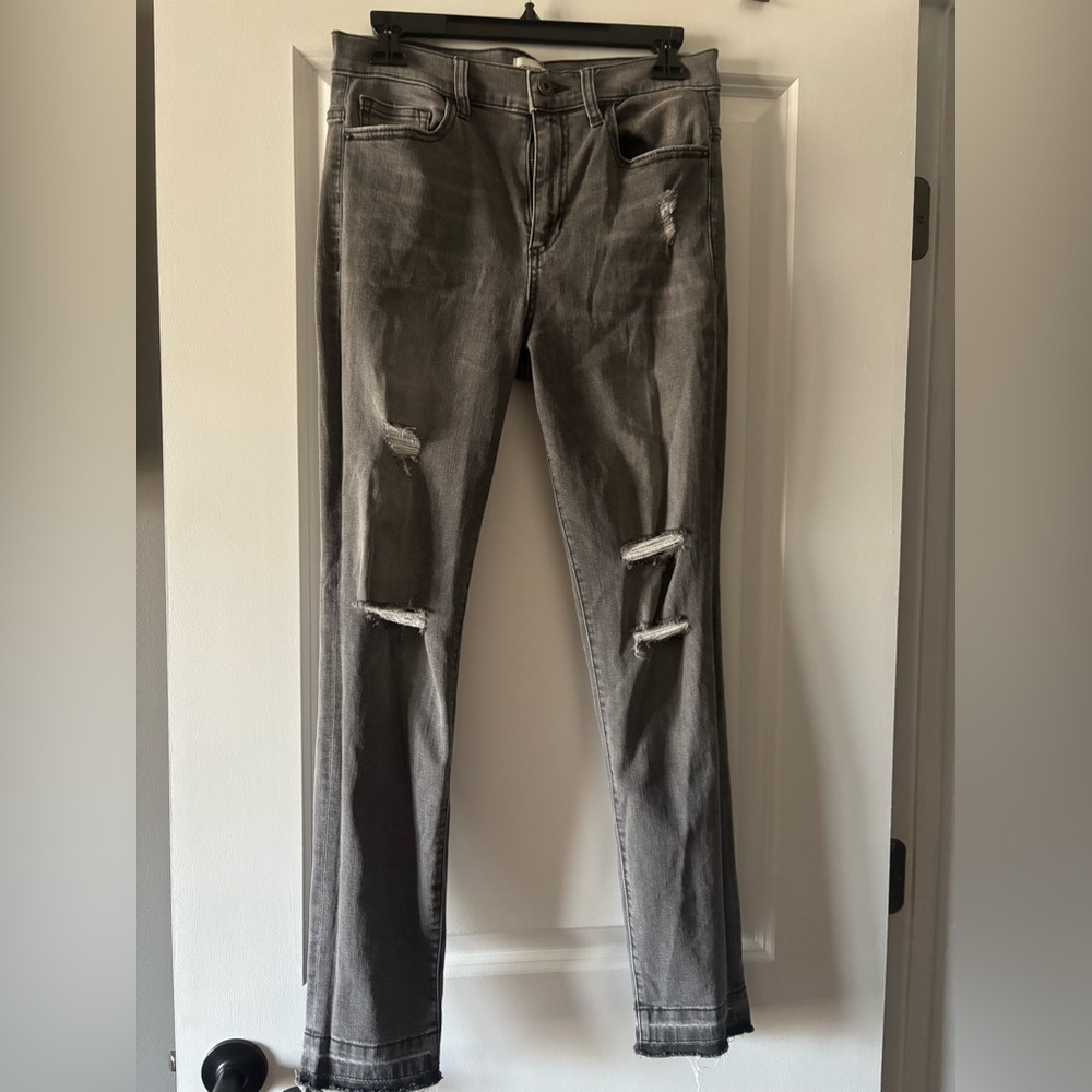 Women's Distressed Sneak Peak high rise gray jeans. Size 9